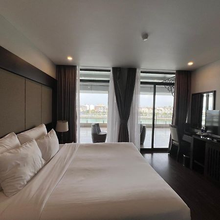 Moon Halo Hotel ハロン エクステリア 写真
